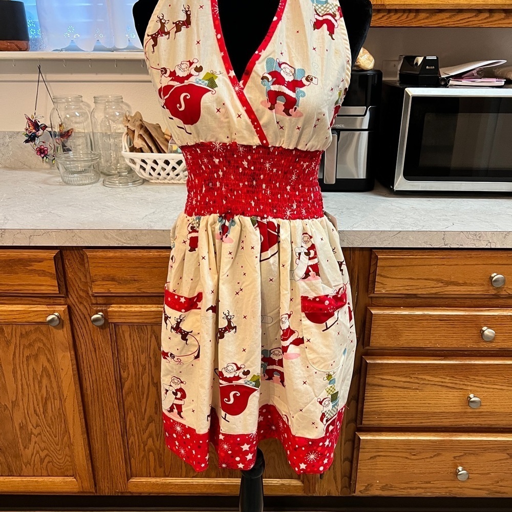 ASD Living Christmas Apron 🎄 Retro Santa Holiday Kitchen NWT